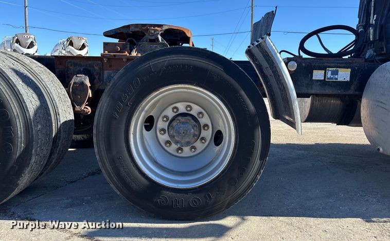 image for item FC1610 1990 Mack CH613 semi truck