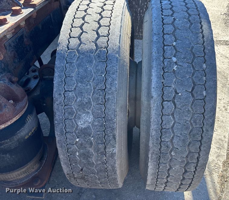 image for item FC1610 1990 Mack CH613 semi truck