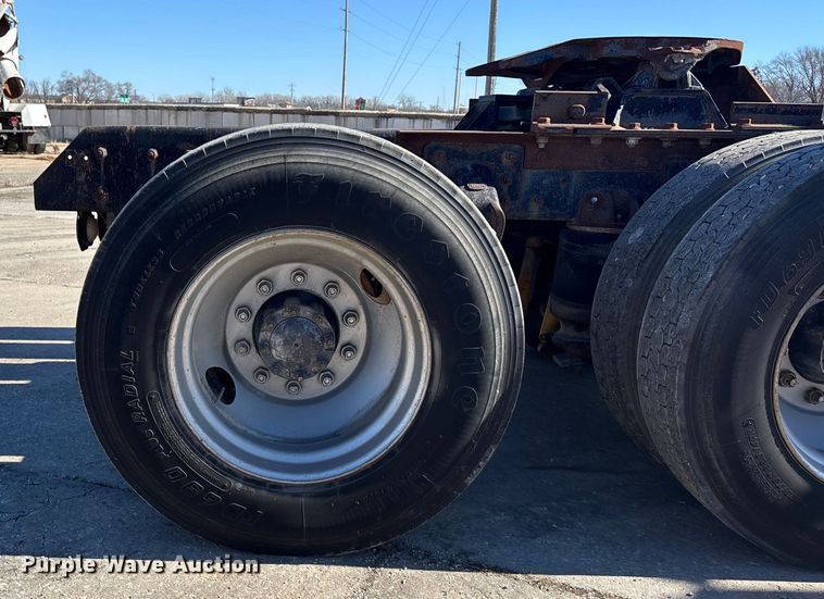 image for item FC1610 1990 Mack CH613 semi truck