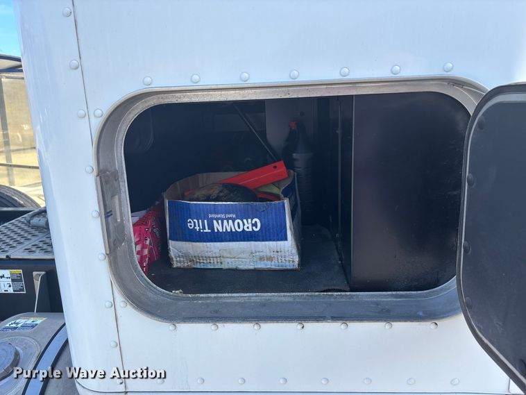 image for item FC1613 2015 Kenworth T680 semi truck