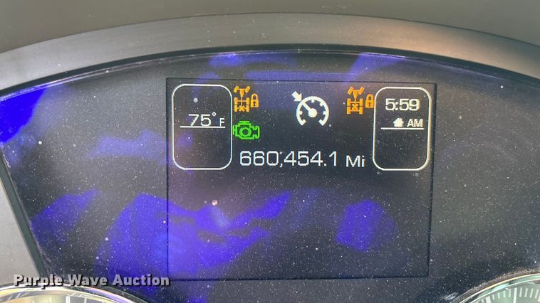 image for item FC1613 2015 Kenworth T680 semi truck