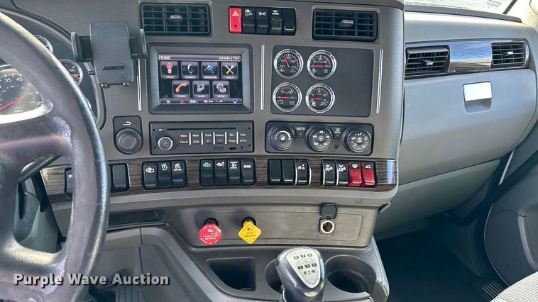 image for item FC1613 2015 Kenworth T680 semi truck