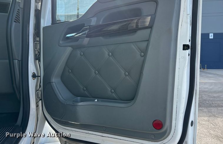 image for item FC1613 2015 Kenworth T680 semi truck