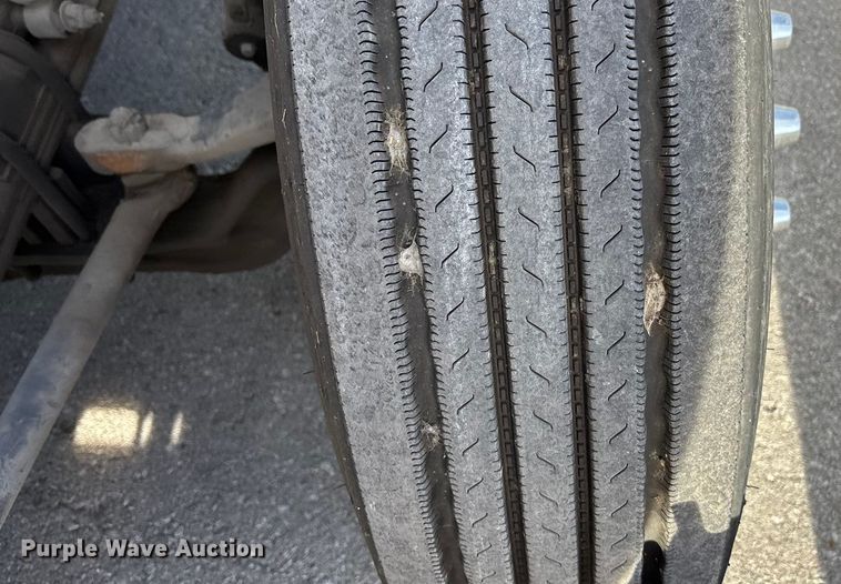 image for item FC1613 2015 Kenworth T680 semi truck