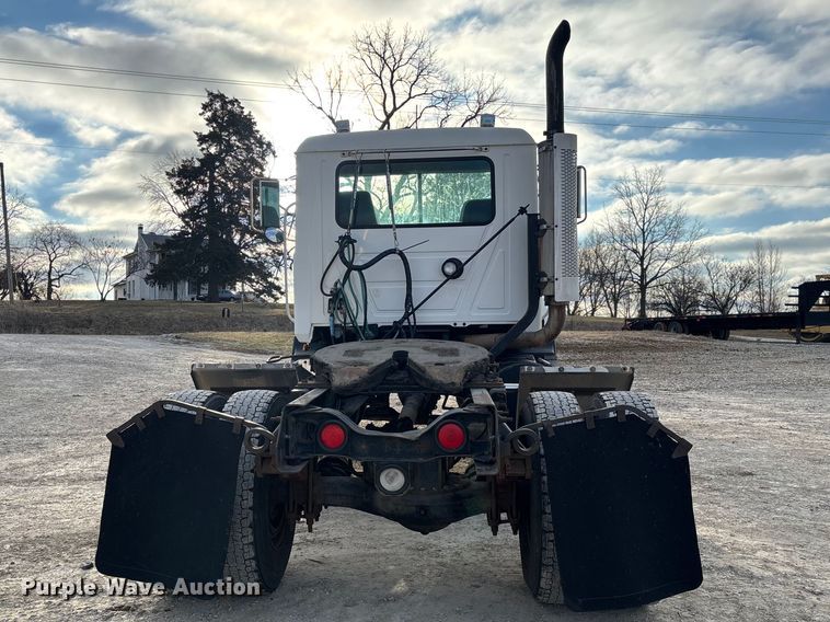 image for item FC1624 1997 Mack CH612 semi truck