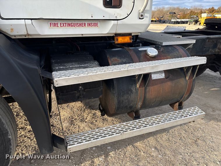 image for item FC1624 1997 Mack CH612 semi truck