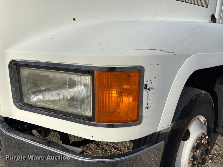 image for item FC1624 1997 Mack CH612 semi truck