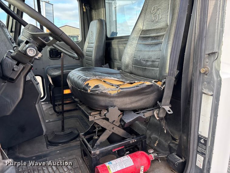 image for item FC1624 1997 Mack CH612 semi truck