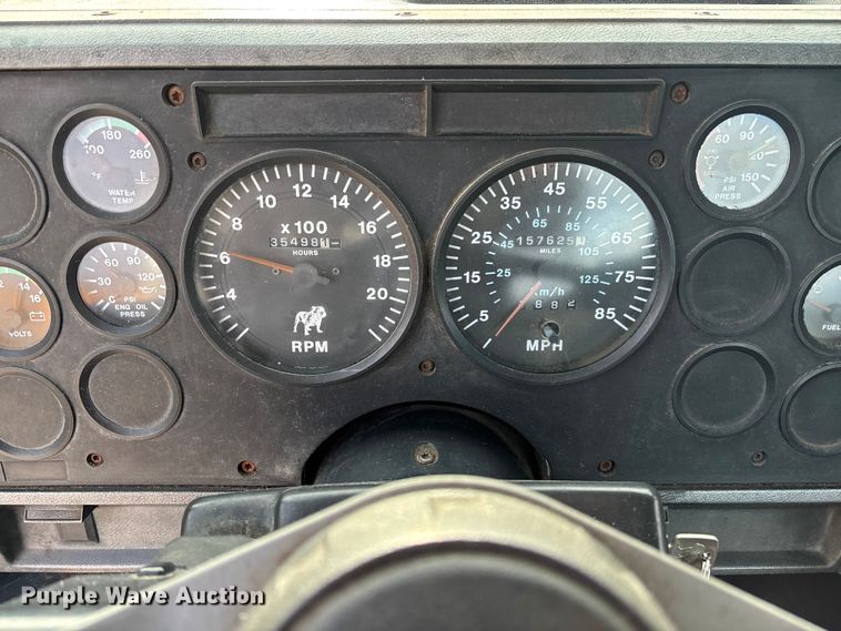 image for item FC1624 1997 Mack CH612 semi truck