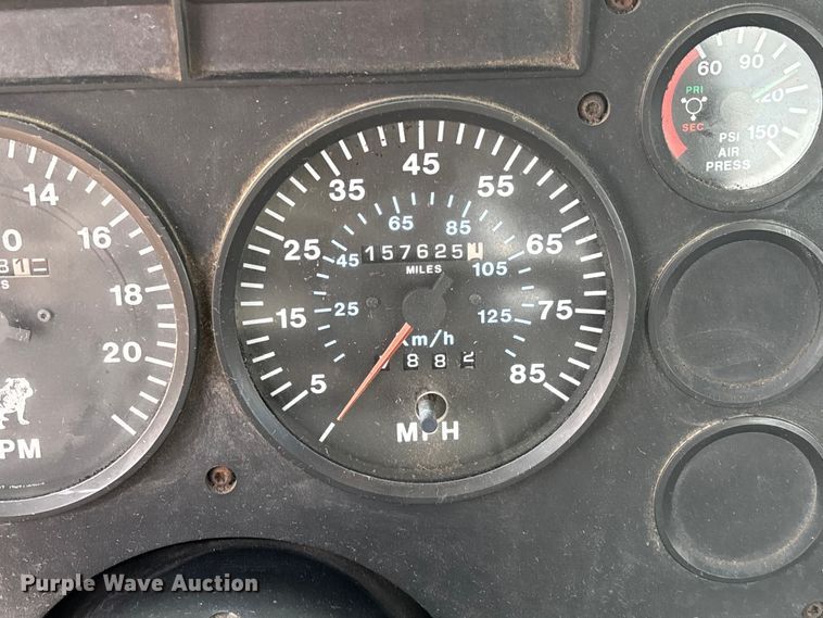 image for item FC1624 1997 Mack CH612 semi truck