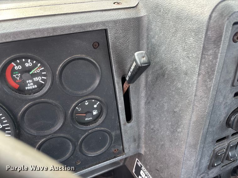 image for item FC1624 1997 Mack CH612 semi truck