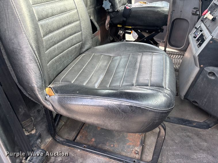 image for item FC1624 1997 Mack CH612 semi truck