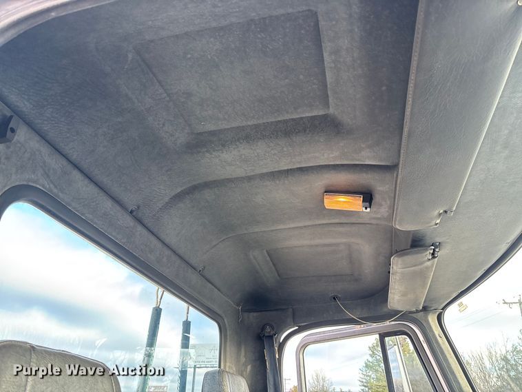 image for item FC1624 1997 Mack CH612 semi truck