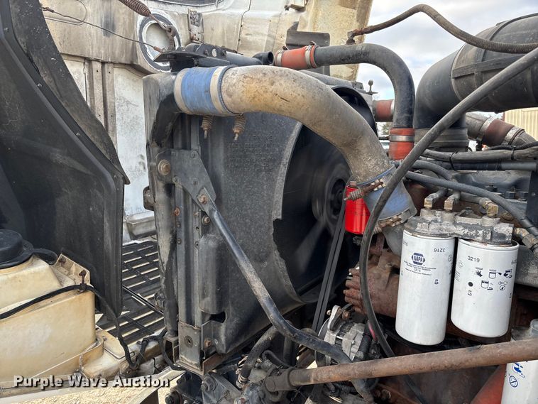 image for item FC1624 1997 Mack CH612 semi truck