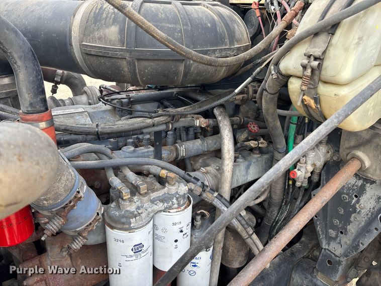 image for item FC1624 1997 Mack CH612 semi truck