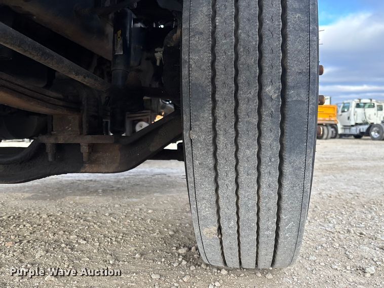 image for item FC1624 1997 Mack CH612 semi truck