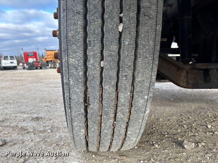 image for item FC1624 1997 Mack CH612 semi truck