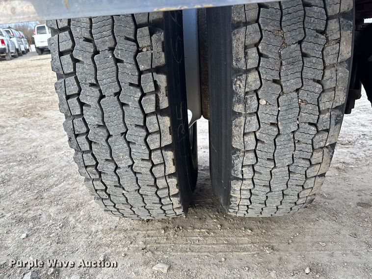 image for item FC1624 1997 Mack CH612 semi truck