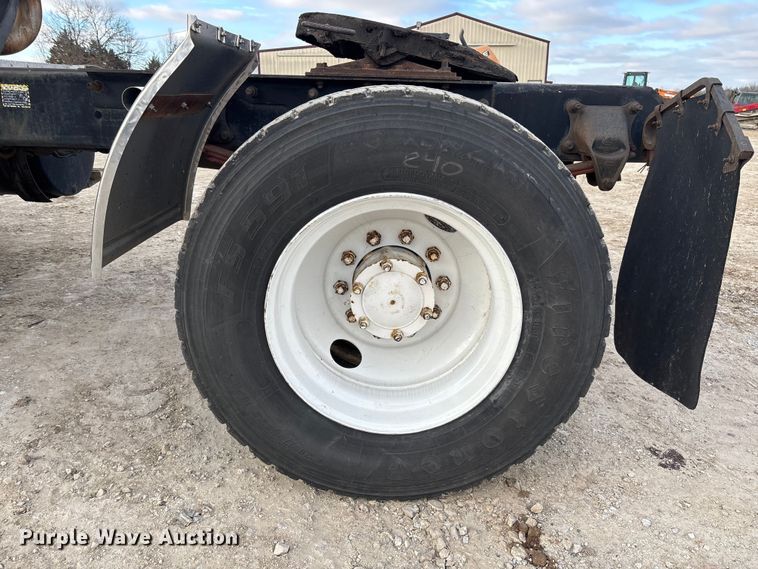 image for item FC1624 1997 Mack CH612 semi truck