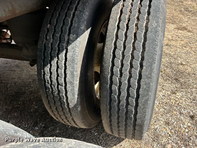 image for item FC5047 2017 Wabash dry van trailer