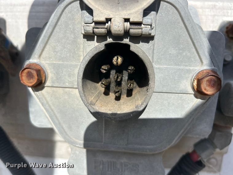 image for item FC5052 2009 Utility VS2DX dry van trailer