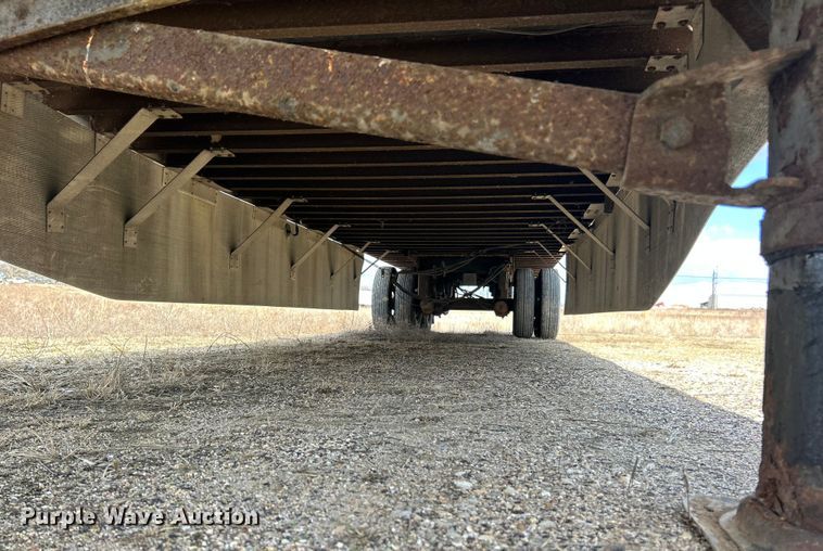 image for item FC5052 2009 Utility VS2DX dry van trailer