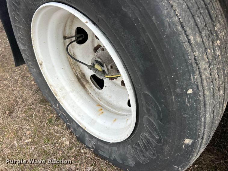 image for item FC5052 2009 Utility VS2DX dry van trailer