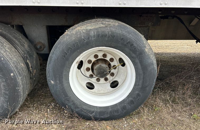 image for item FC5052 2009 Utility VS2DX dry van trailer