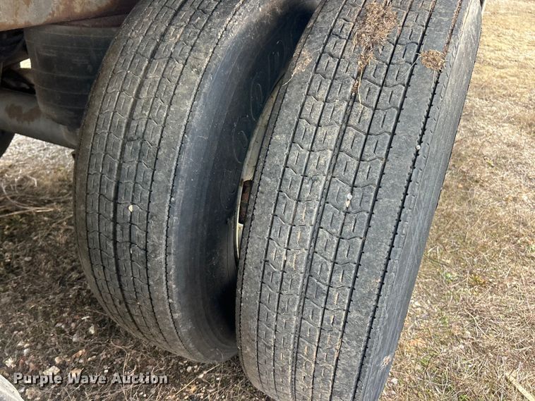 image for item FC5052 2009 Utility VS2DX dry van trailer