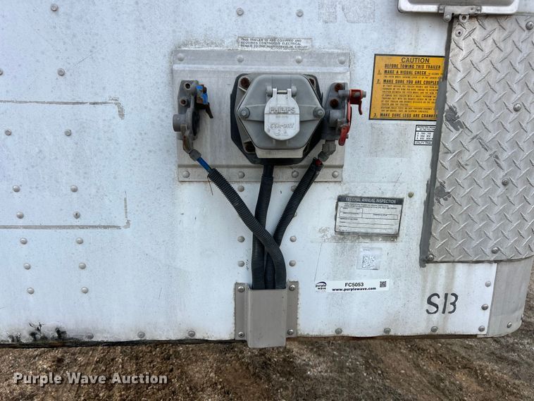 image for item FC5053 2008 Utility VS2DX dry van trailer