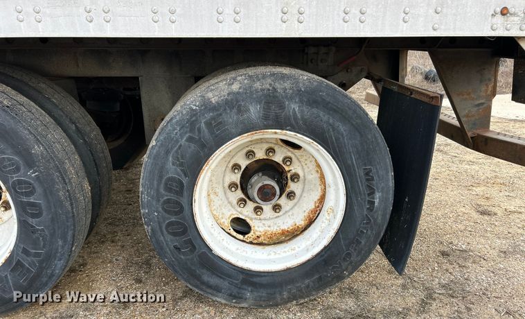 image for item FC5053 2008 Utility VS2DX dry van trailer