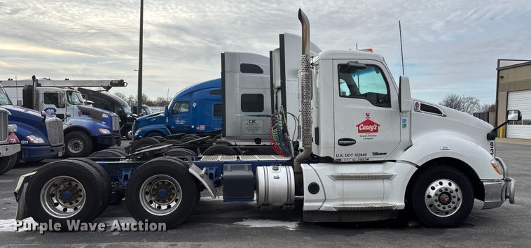 image for item FG0068 2018 Kenworth T680 semi truck