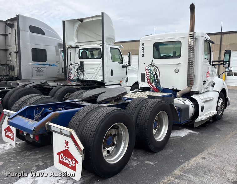 image for item FG0068 2018 Kenworth T680 semi truck