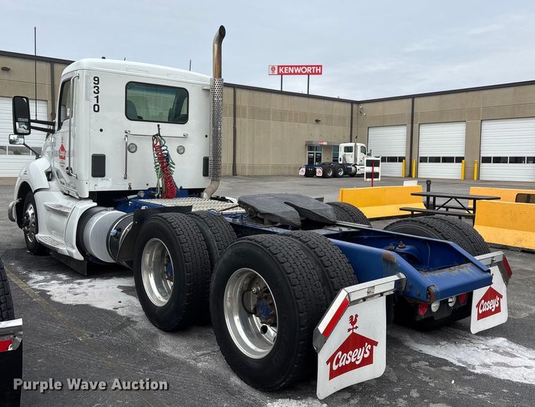 image for item FG0068 2018 Kenworth T680 semi truck