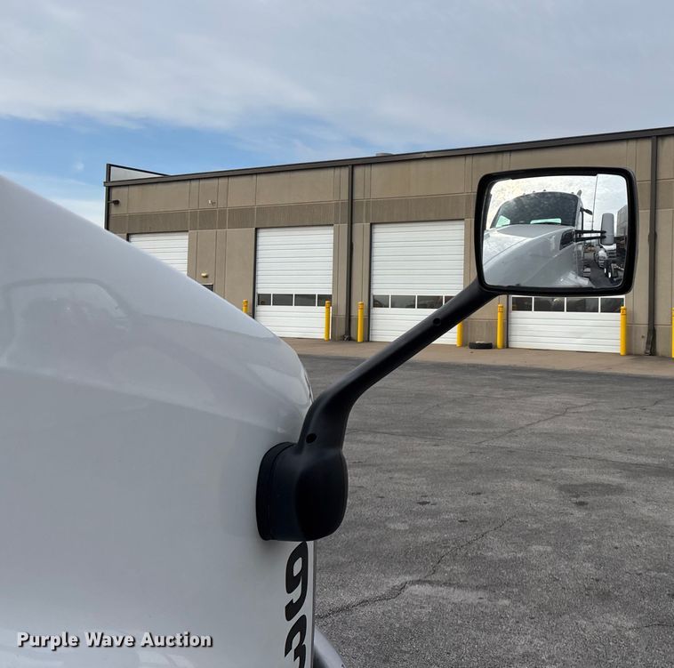 image for item FG0068 2018 Kenworth T680 semi truck