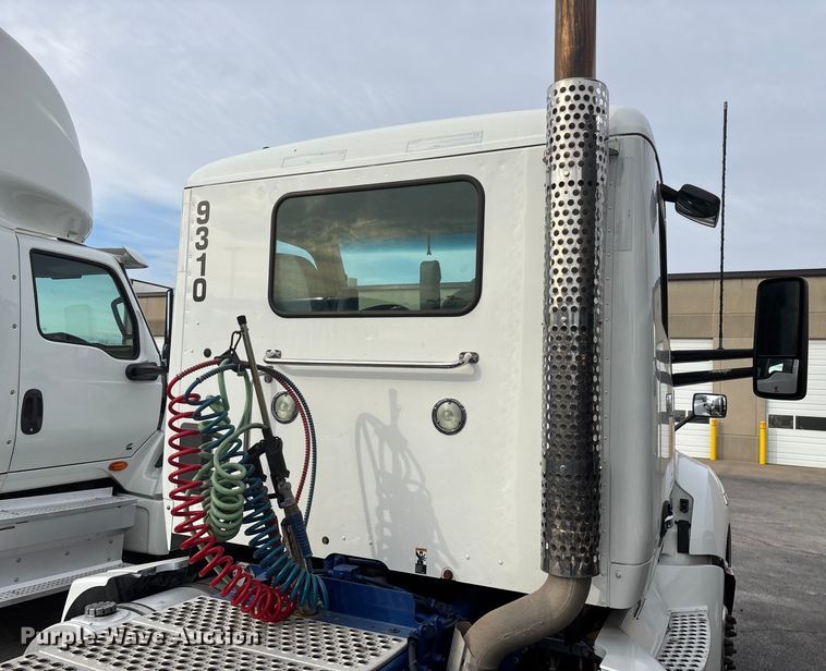 image for item FG0068 2018 Kenworth T680 semi truck