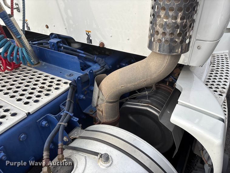 image for item FG0068 2018 Kenworth T680 semi truck