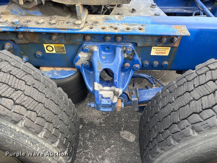 image for item FG0068 2018 Kenworth T680 semi truck