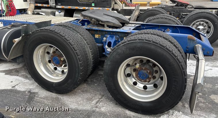 image for item FG0068 2018 Kenworth T680 semi truck