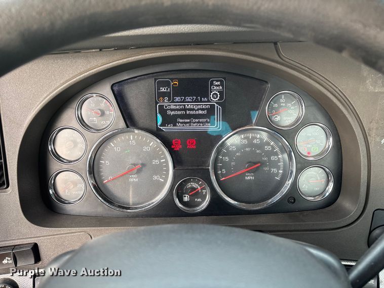 image for item FG0068 2018 Kenworth T680 semi truck