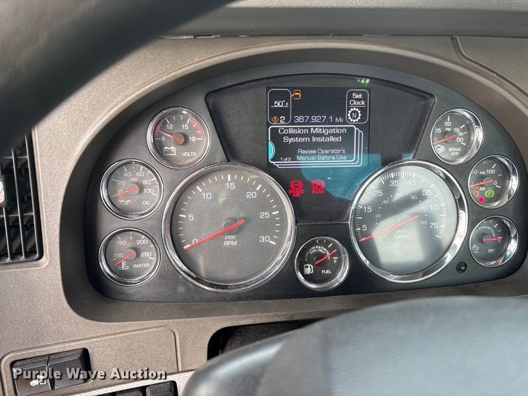 image for item FG0068 2018 Kenworth T680 semi truck