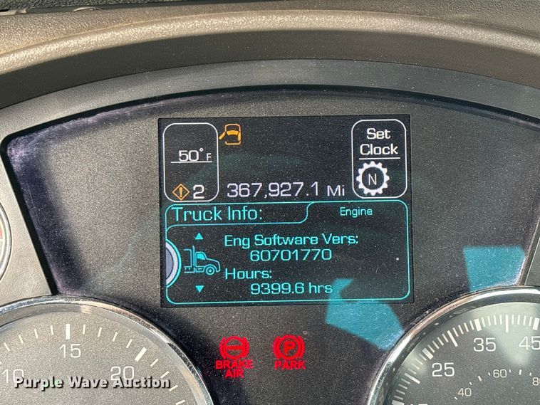 image for item FG0068 2018 Kenworth T680 semi truck