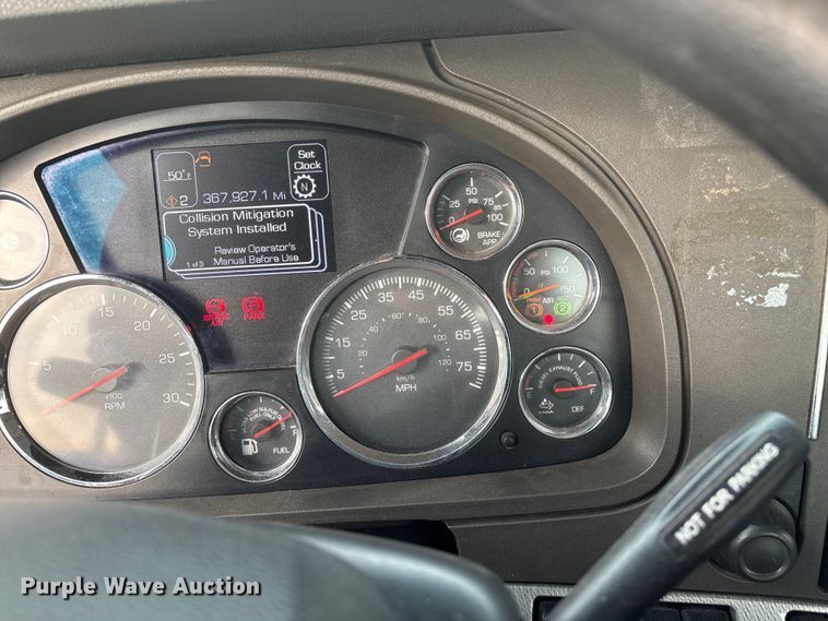 image for item FG0068 2018 Kenworth T680 semi truck