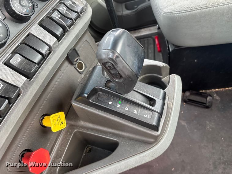 image for item FG0068 2018 Kenworth T680 semi truck