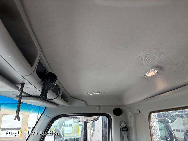 image for item FG0068 2018 Kenworth T680 semi truck