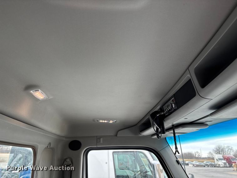 image for item FG0068 2018 Kenworth T680 semi truck