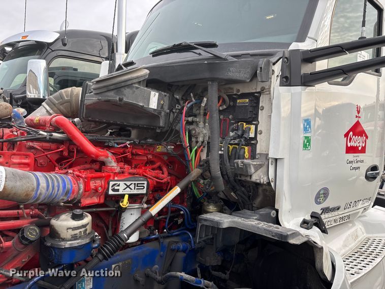 image for item FG0068 2018 Kenworth T680 semi truck