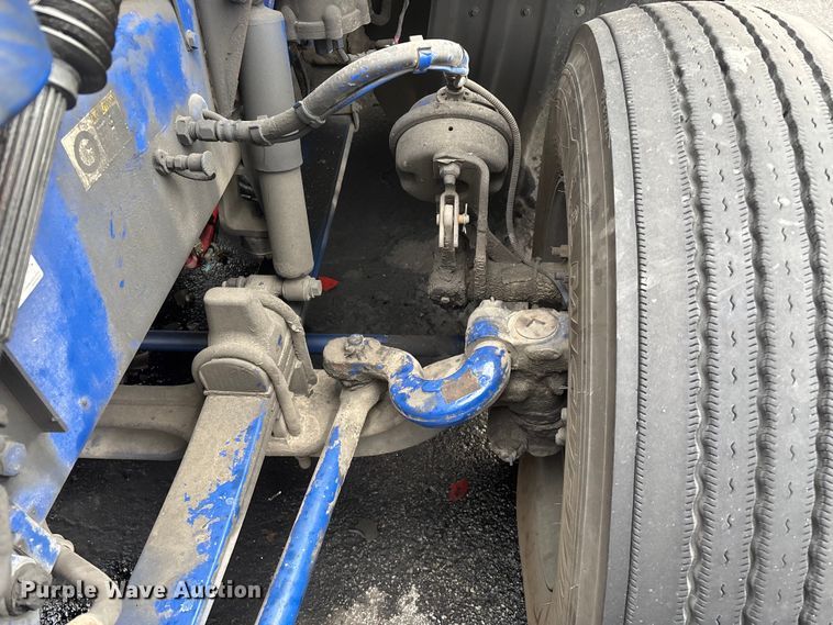 image for item FG0068 2018 Kenworth T680 semi truck