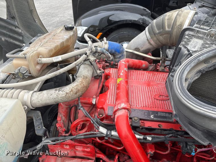 image for item FG0068 2018 Kenworth T680 semi truck