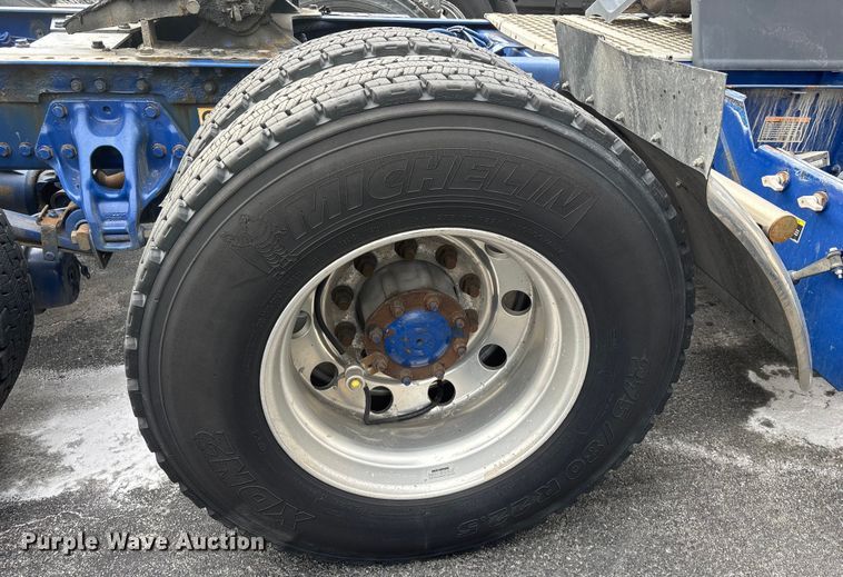 image for item FG0068 2018 Kenworth T680 semi truck